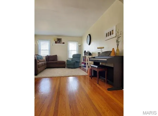 $2,550 | 2806 Hilldale Avenue, St. Louis, MO 63144