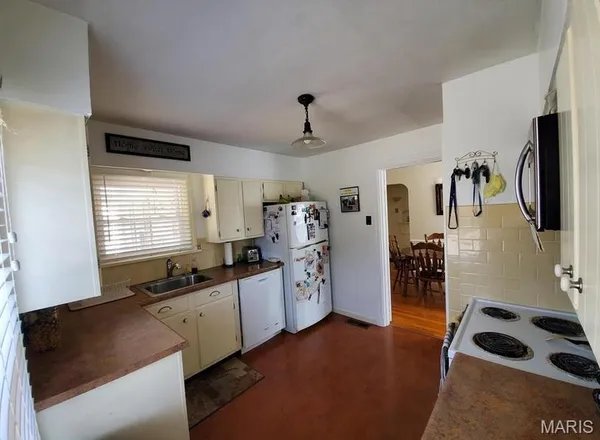 $2,550 | 2806 Hilldale Avenue, St. Louis, MO 63144