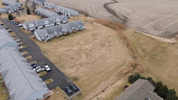 $510,000 | 16-17 18 Waters Edge Drive, Minooka, IL 60447