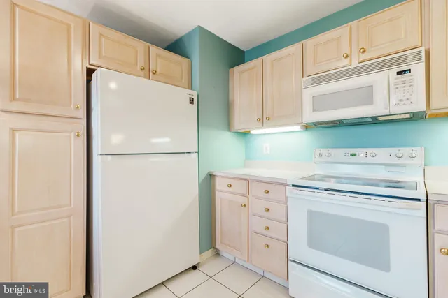 $425,000 | 16 Peppergrass Drive North, Mount Laurel, NJ 08054