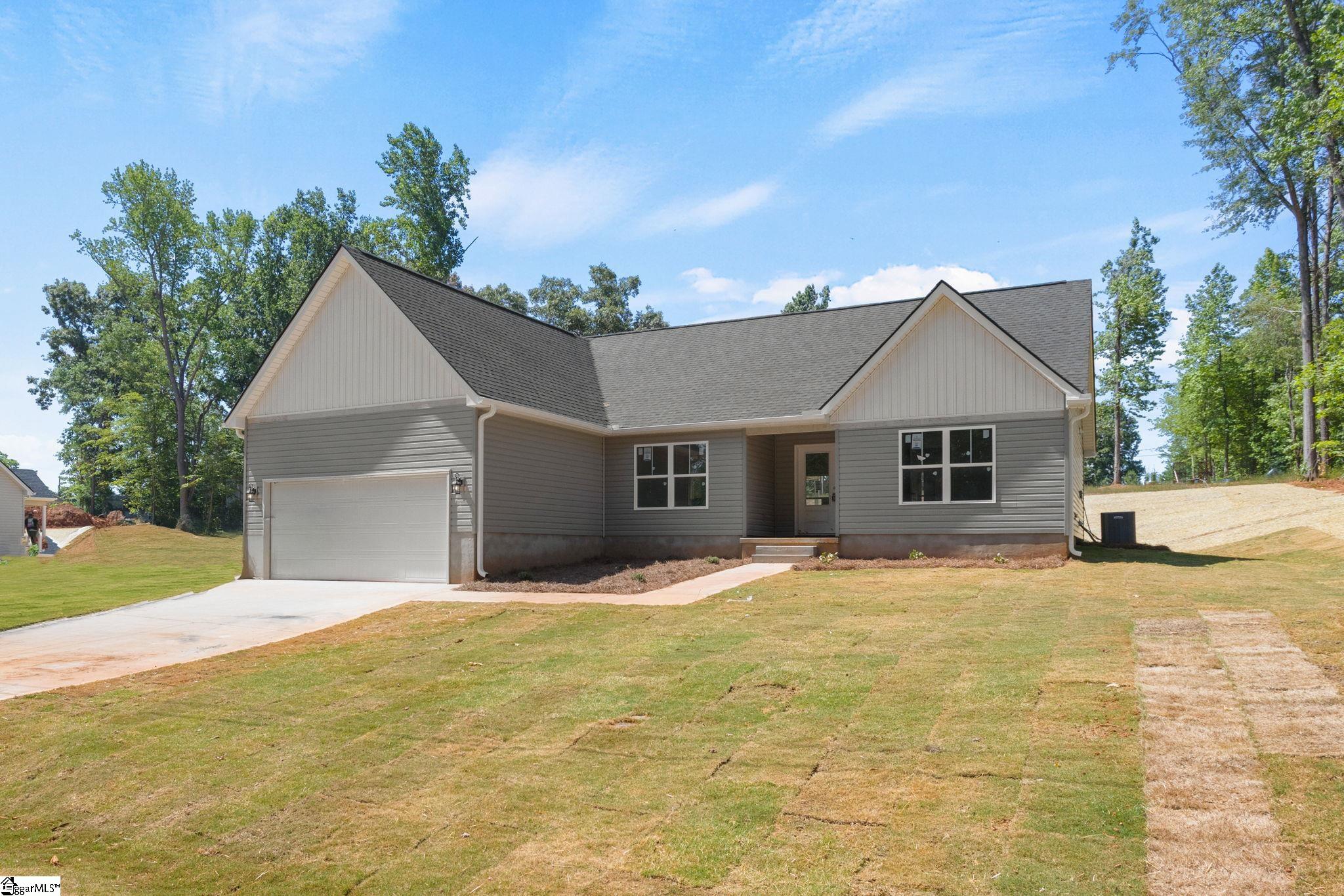 217 Buckingham Road Duncan, SC 29334 - Photo 2 of 21