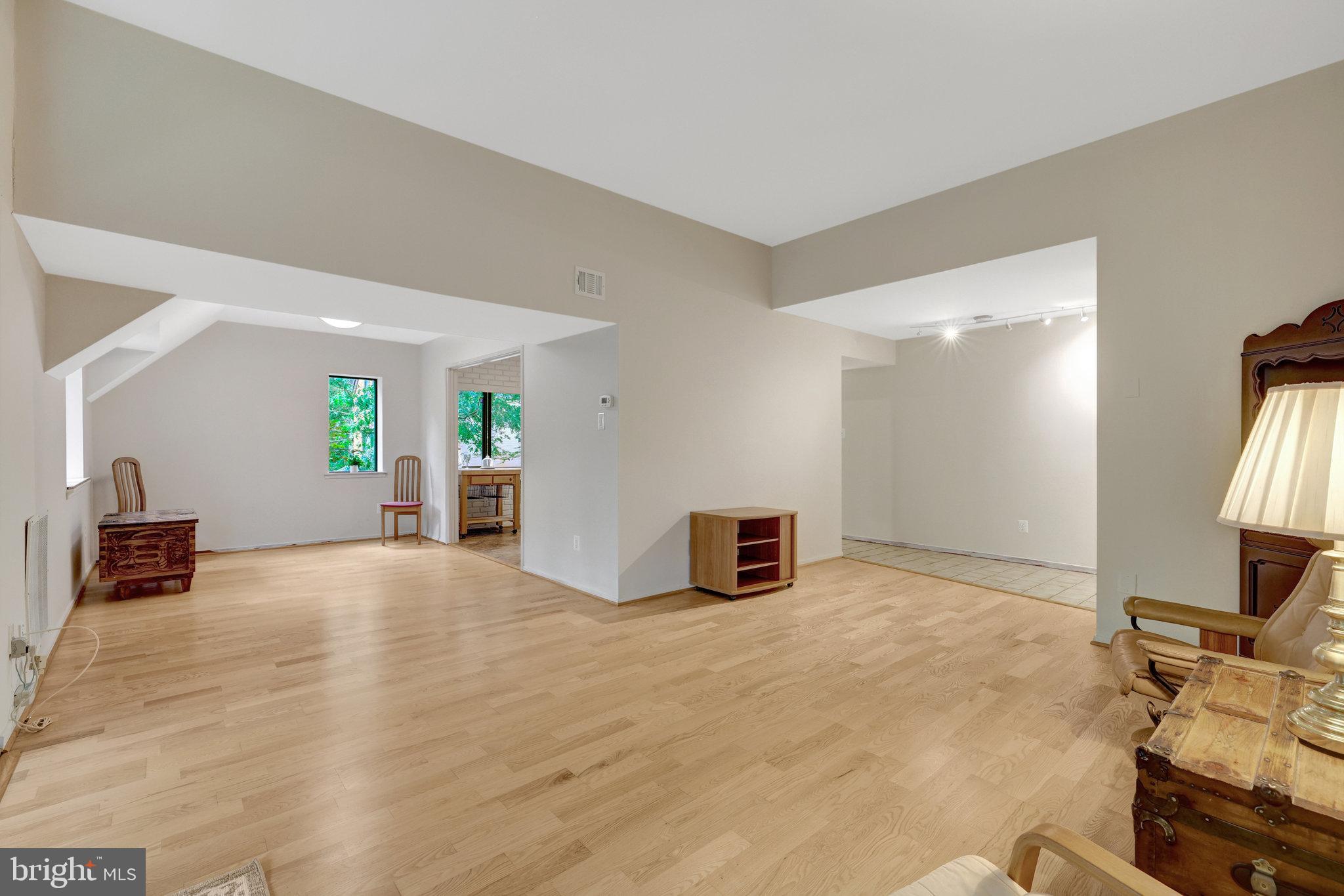 1665 Parkcrest Circle, Unit 301 Reston, VA 20190 - Photo 18 of 36 a view of livingroom with furniture