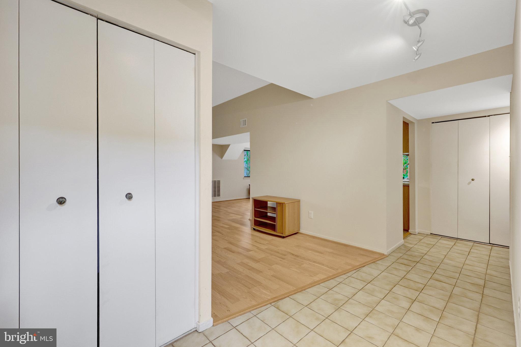 1665 Parkcrest Circle, Unit 301 Reston, VA 20190 - Photo 19 of 36 a bedroom with a bed and a shower