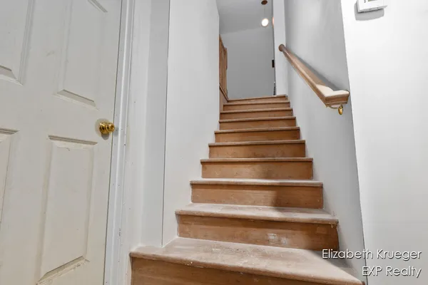 $450,000 | 8945 Vergennes Street Southeast, Ada, MI 49301