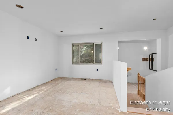 $450,000 | 8945 Vergennes Street Southeast, Ada, MI 49301