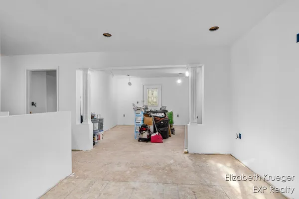 $450,000 | 8945 Vergennes Street Southeast, Ada, MI 49301