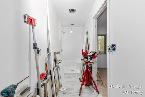 $450,000 | 8945 Vergennes Street Southeast, Ada, MI 49301