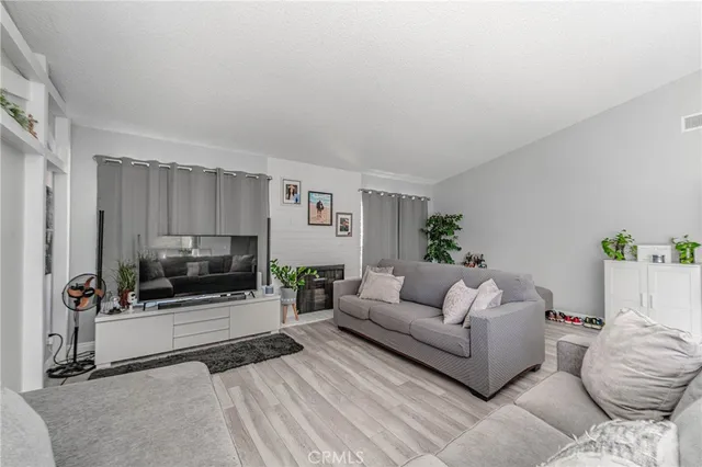 $539,000 | 26212 Rainbow Glen Drive, Newhall, CA 91321