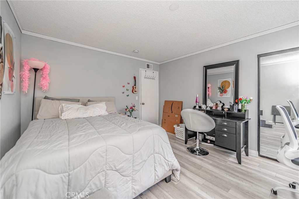 26212 Rainbow Glen Drive Newhall, CA 91321 - Photo 21 of 39