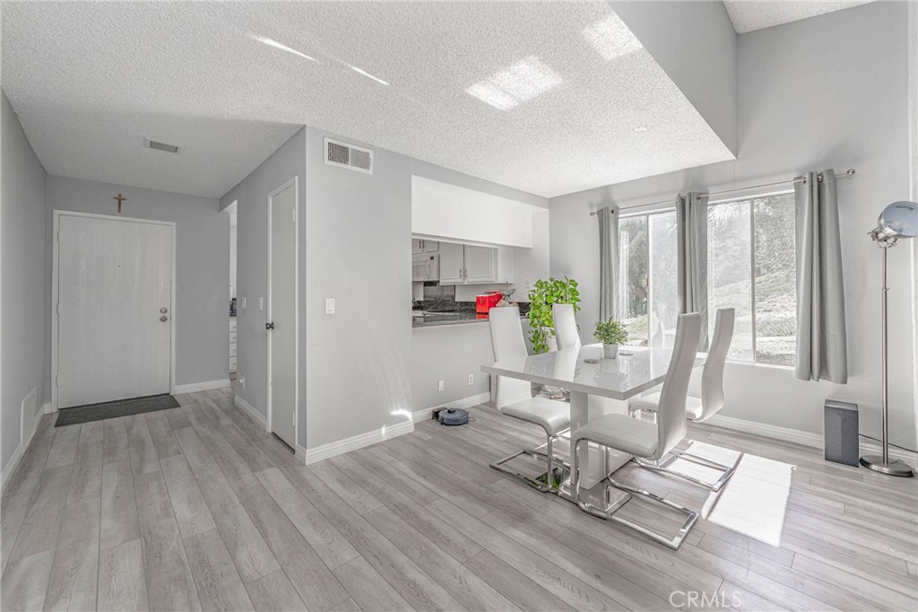 26212 Rainbow Glen Drive Newhall, CA 91321 - Photo 4 of 39