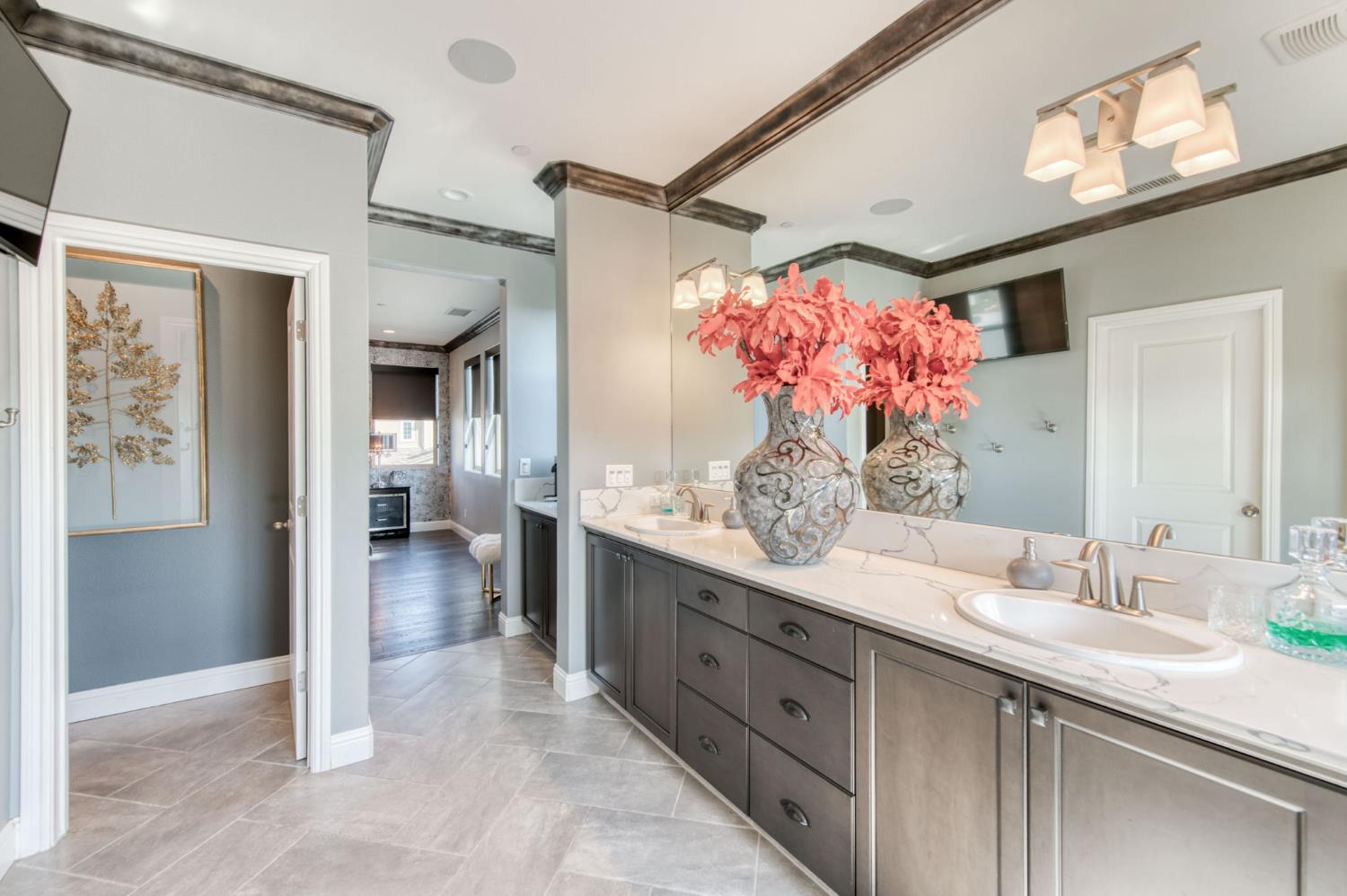 273 Meridian Avenue Madera, CA 93636 - Photo 19 of 55 a spacious bathroom with a granite countertop sink mirror and shower