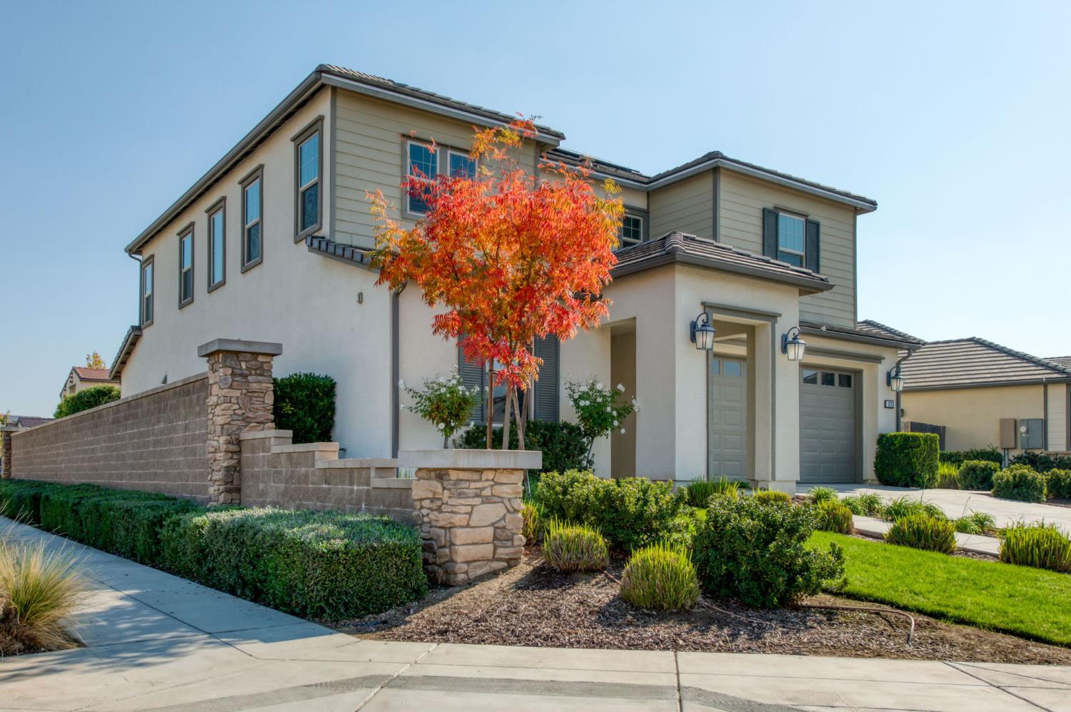 273 Meridian Avenue Madera, CA 93636 - Photo 4 of 55 a front view of a house with a yard