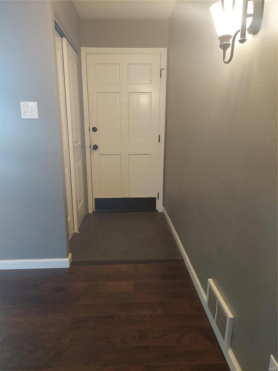 3245 Fehling Road Granite City, IL 62040 - Photo 5 of 48 Gallery Image 5