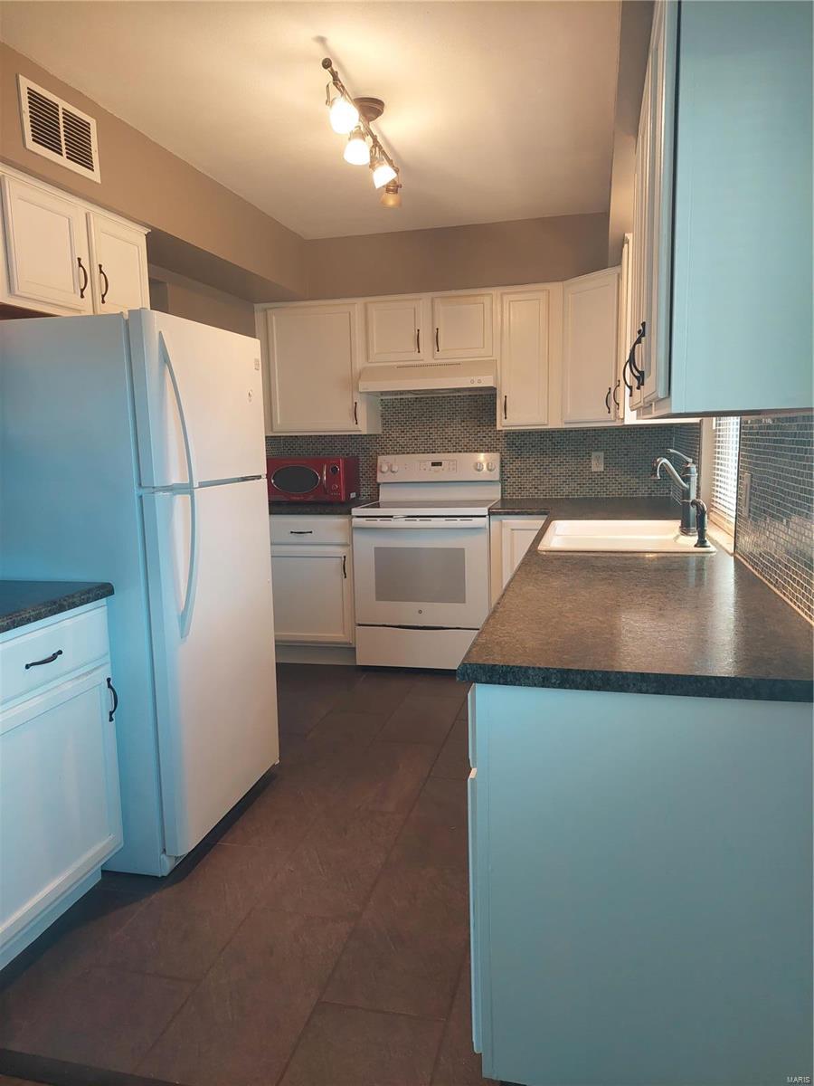 3245 Fehling Road Granite City, IL 62040 - Photo 10 of 48 Gallery Image 10