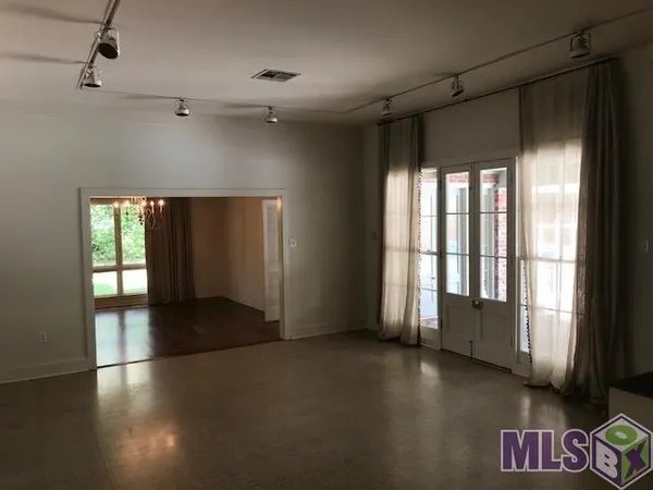 $3,500 | 7215 Boyce Drive, Baton Rouge, LA 70809