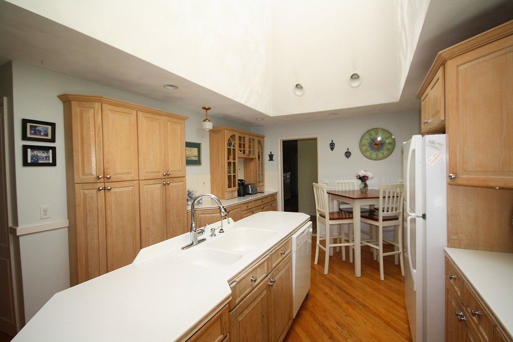 77 Briarcliff Road Longmeadow, MA 01106 - Photo 2 of 29 Gallery Image 2