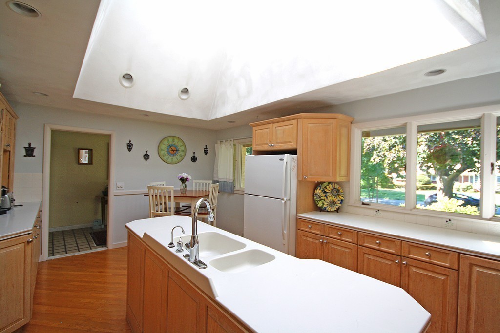 77 Briarcliff Road Longmeadow, MA 01106 - Photo 3 of 29 Gallery Image 3