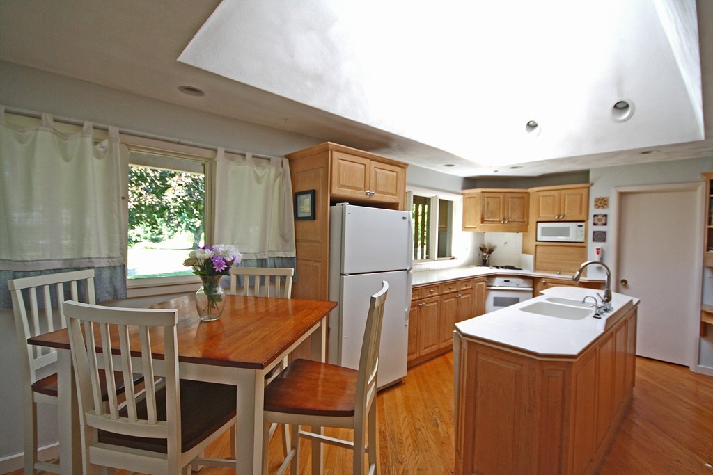 77 Briarcliff Road Longmeadow, MA 01106 - Photo 4 of 29 Gallery Image 4