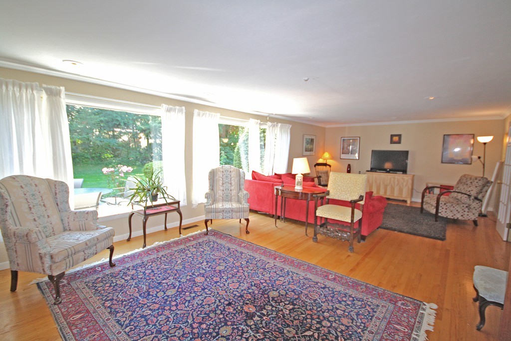 77 Briarcliff Road Longmeadow, MA 01106 - Photo 9 of 29 Gallery Image 9