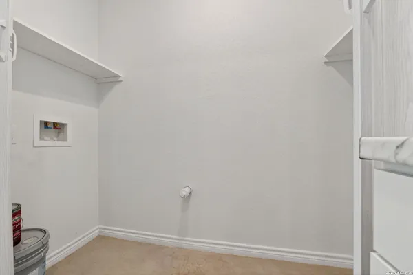 $1,500 | 128 County Road 2672, Devine, TX 78016