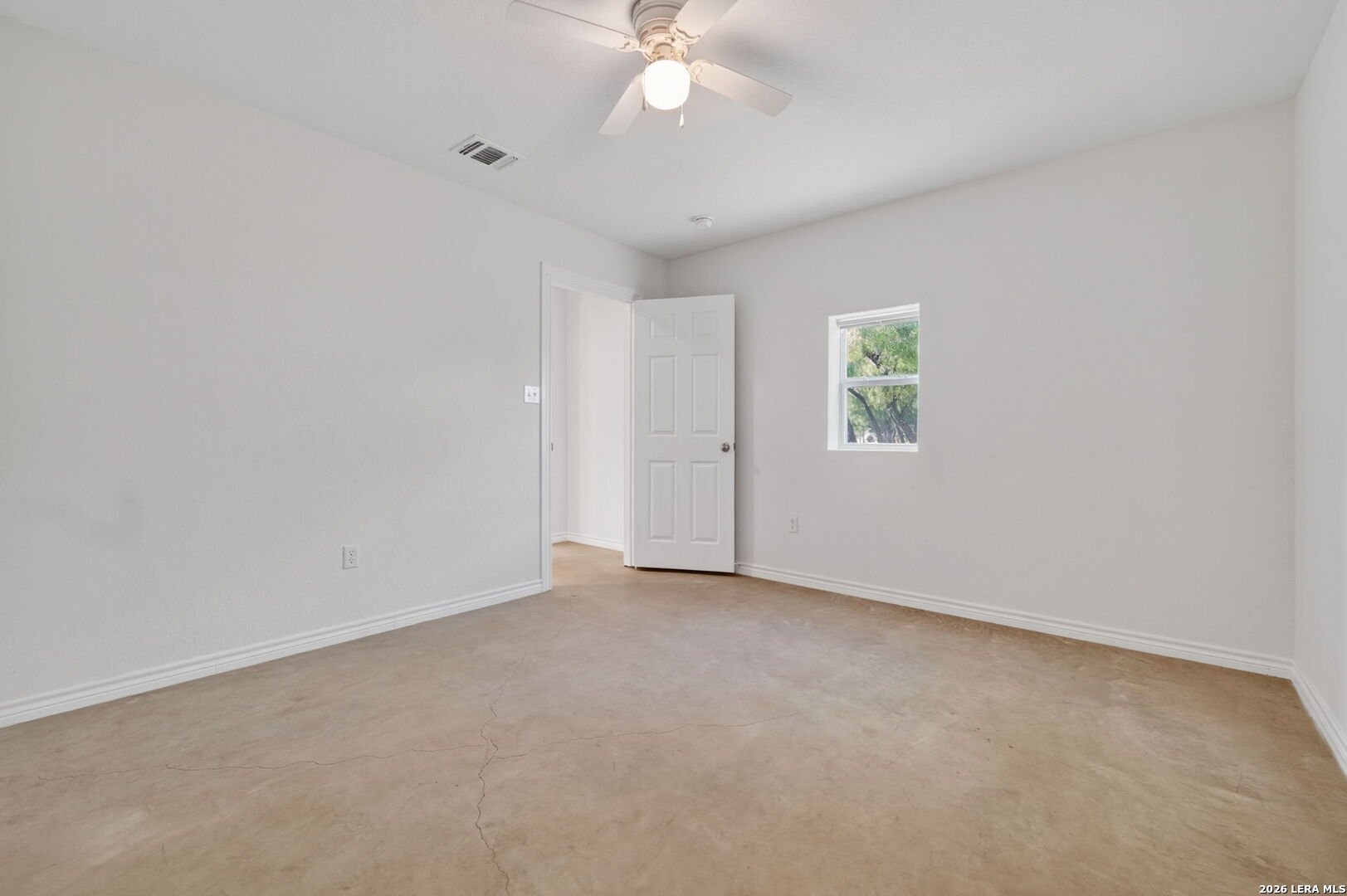 128 County Road 2672 Devine, TX 78016 - Photo 23 of 37