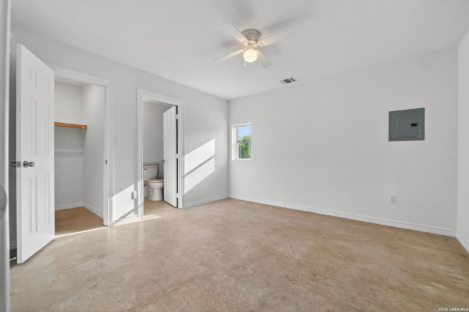 128 County Road 2672 Devine, TX 78016 - Photo 24 of 37