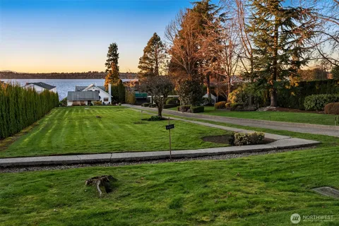 $11,950,000 | 4429 91st Avenue Northeast, Yarrow Point, WA 98004
