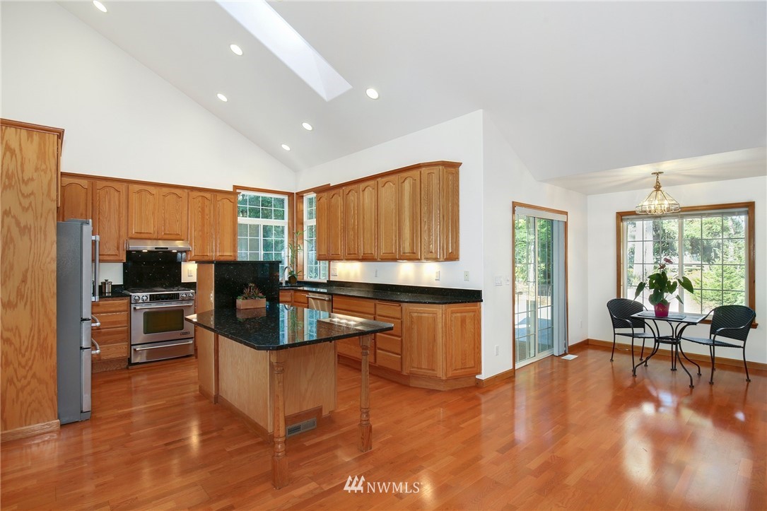 806 Overhulse Road Northwest Olympia, WA 98502 - Photo 6 of 25 Gallery Image 6