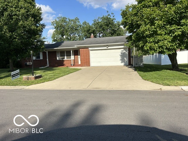 2715 Magnolia Court Columbus, IN 47203 - Photo 3 of 3