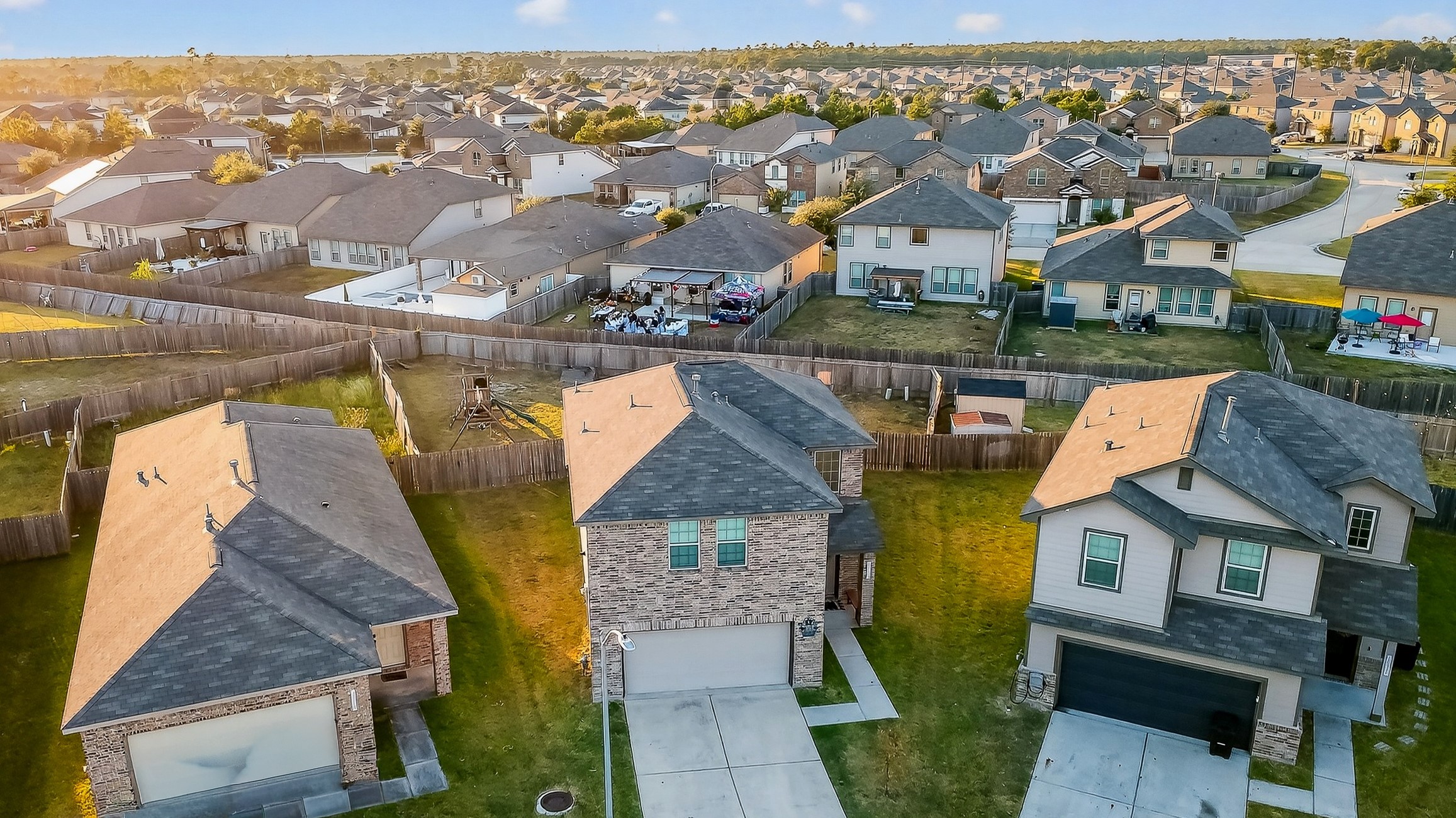 10023 Yanet Grove Lane Houston, TX 77044 - Photo 4 of 40 an aerial view of residential houses with outdoor space