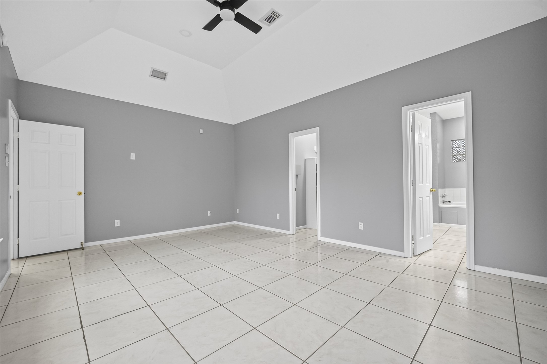 13607 Sable Lane Houston, TX 77014 - Photo 25 of 46 a view of an empty room