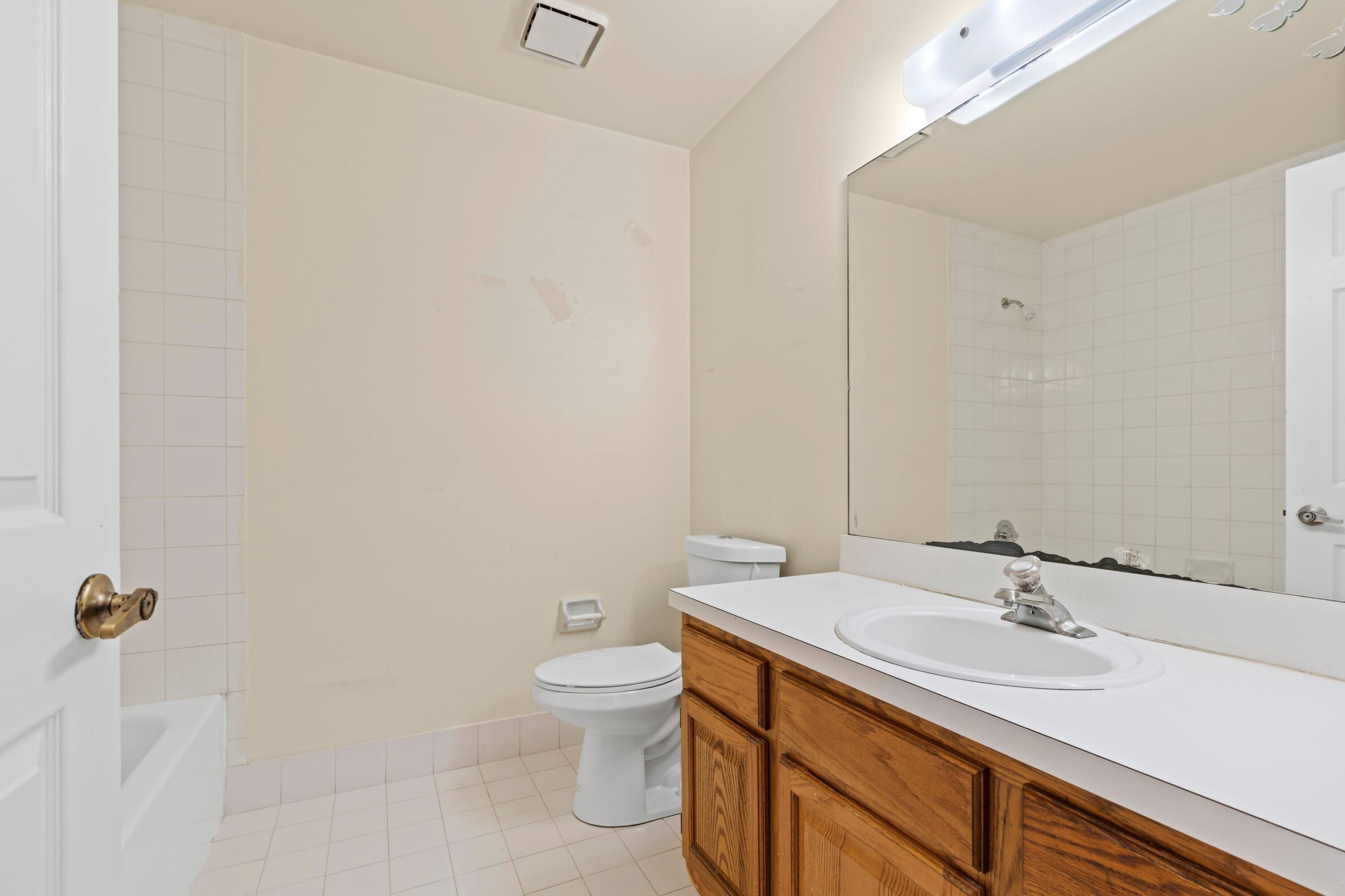 387 Driftwood Terrace Boca Raton, FL 33431 - Photo 14 of 26 2nd Bathroom