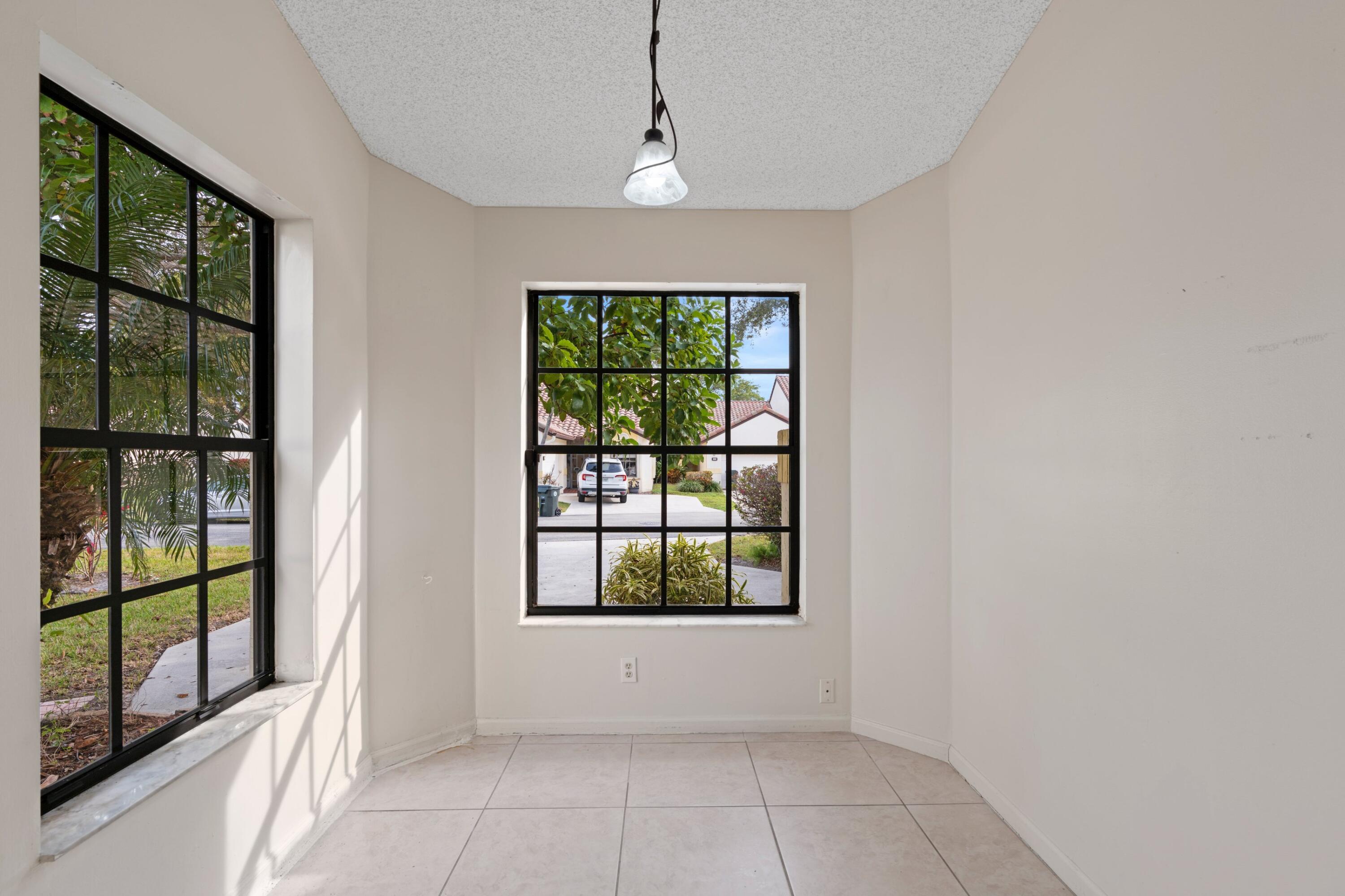 387 Driftwood Terrace Boca Raton, FL 33431 - Photo 8 of 26 Breakfast Area