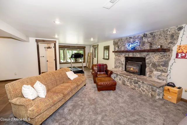 $1,725,000 | 435 Shady Pines Loop, Priest Lake, ID 83856