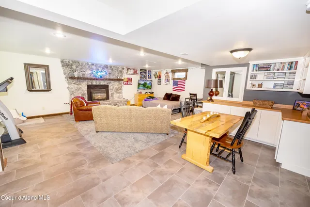 $1,725,000 | 435 Shady Pines Loop, Priest Lake, ID 83856