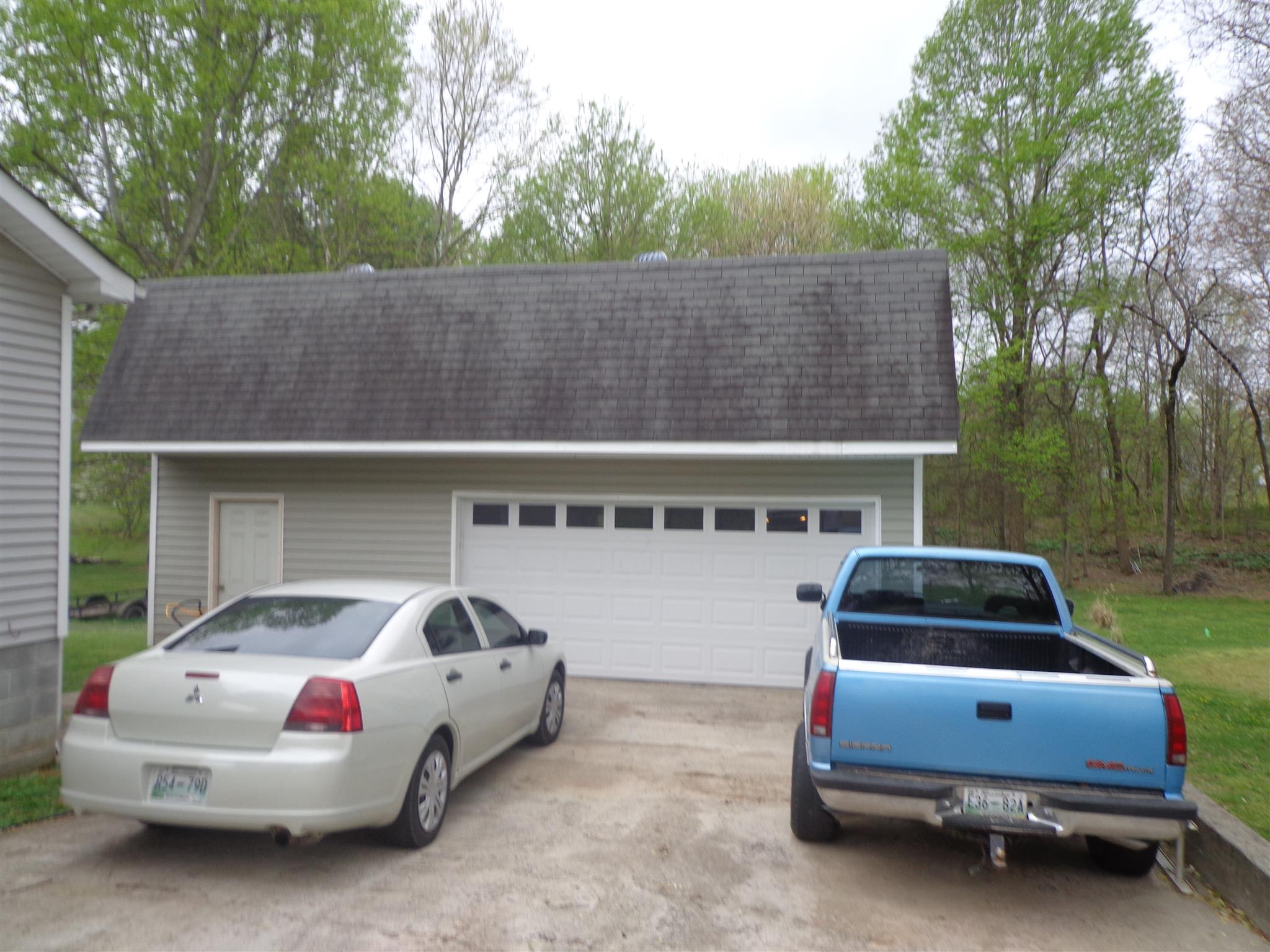 2102 Powell Road Clarksville, TN 37043 - Photo 8 of 11 2 car detached garage