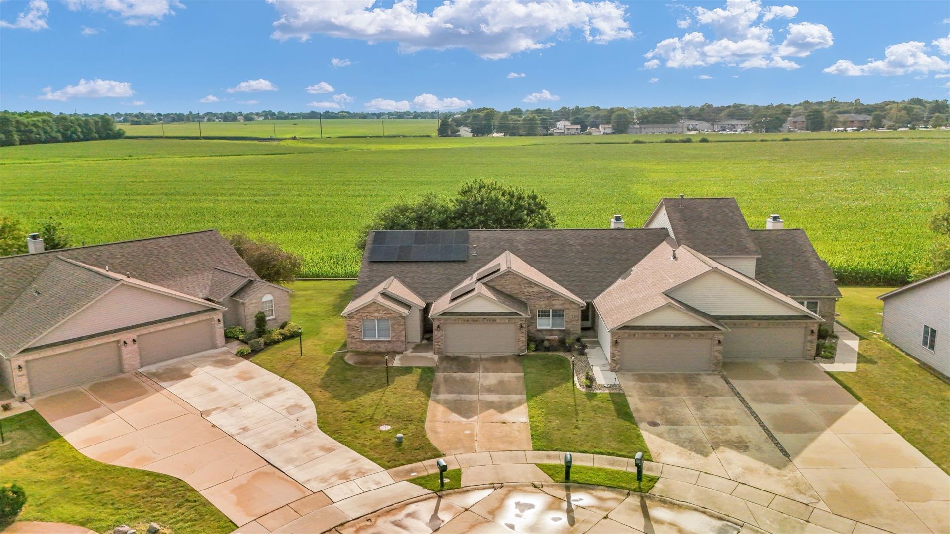 1614 Windward Point, Unit 1 Champaign, IL 61821 - Photo 11 of 50 Gallery Image 11