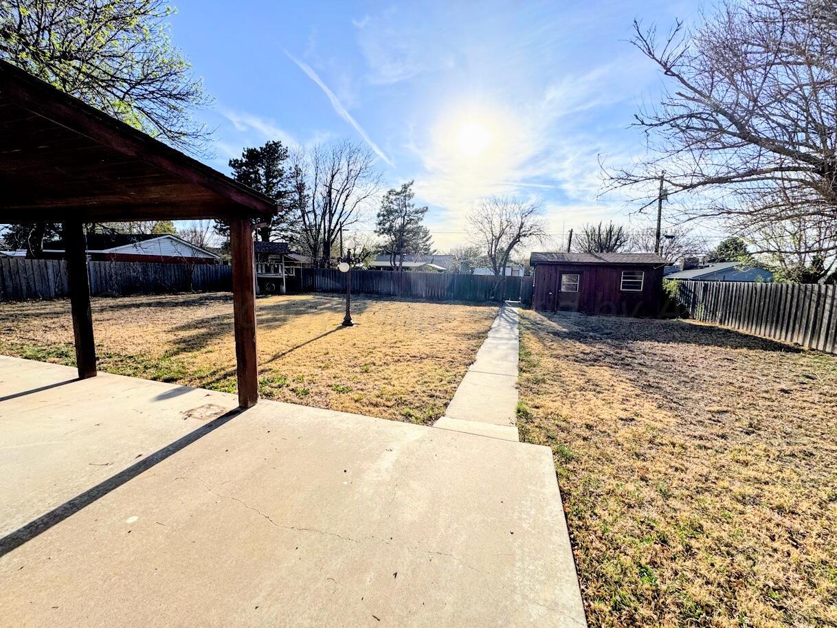714 South Harvard Street Perryton, TX 79070 - Photo 22 of 27 a view of a backyard of a house