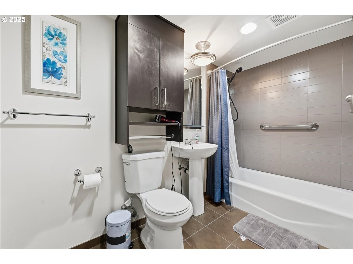 255 Southwest Harrison Street, Unit 1B Portland, OR 97201 - Photo 19 of 23