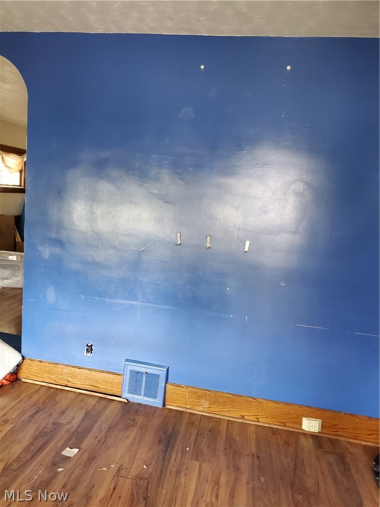 3584 Bosworth Road Cleveland, OH 44111 - Photo 4 of 10 Gallery Image 4