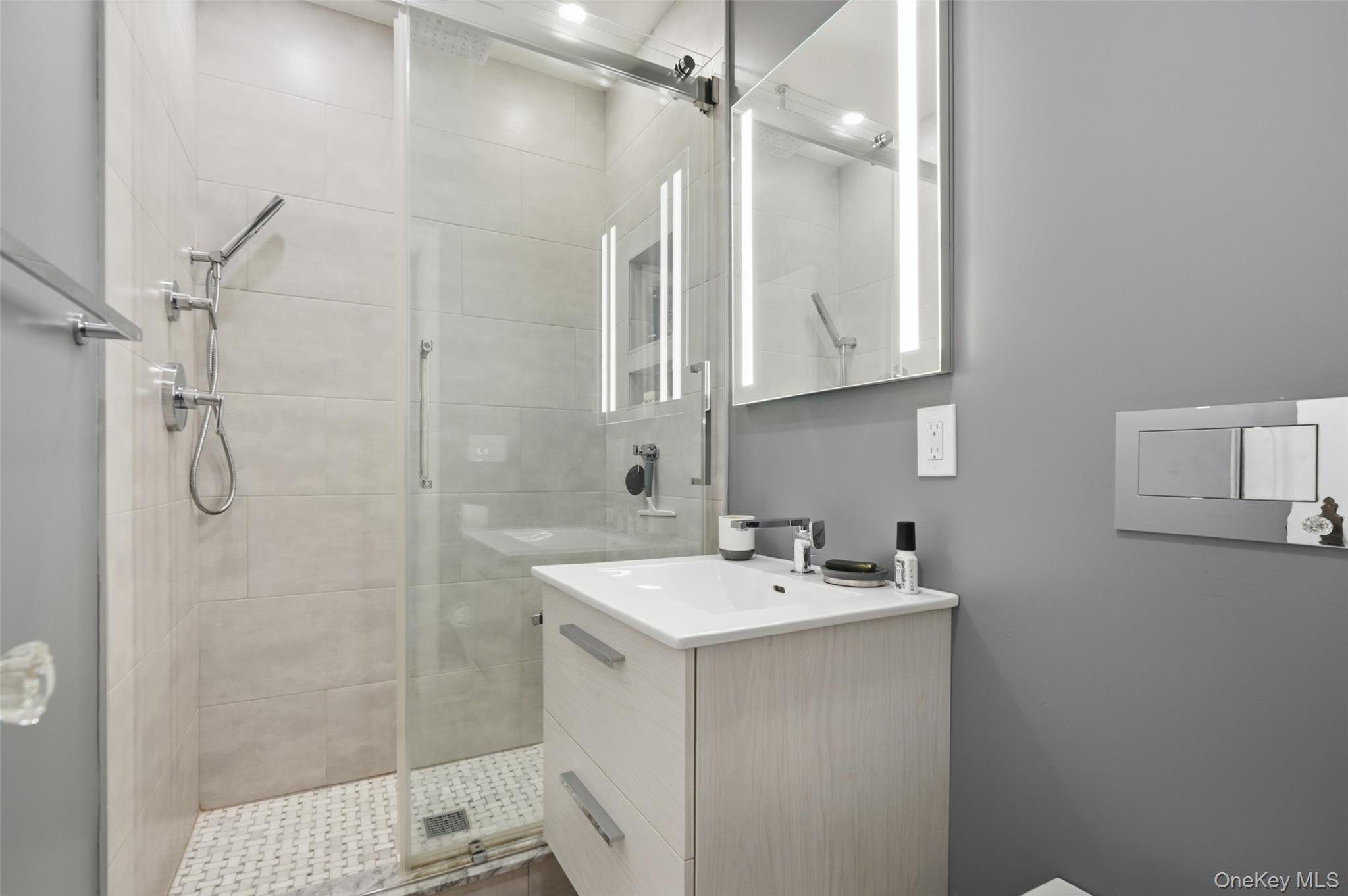 7 Bogert Place Bronxville, NY 10708 - Photo 21 of 34 Hall Bath