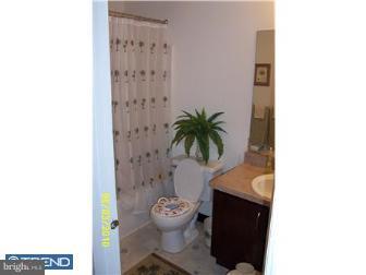 11964 Academy Road Philadelphia, PA 19154 - Photo 8 of 12 Bathroom