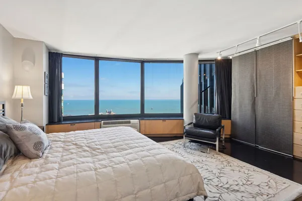 $429,000 | 155 North Harbor Drive, Unit 5404, Chicago, IL 60601