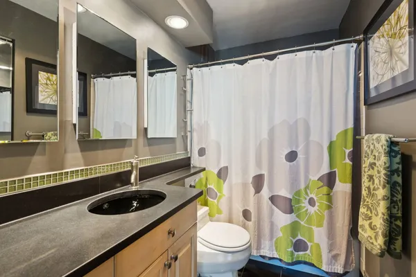 $429,000 | 155 North Harbor Drive, Unit 5404, Chicago, IL 60601