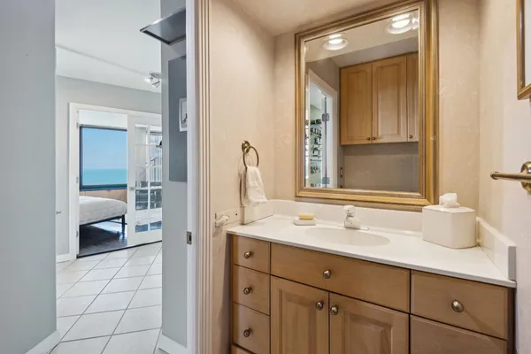 $429,000 | 155 North Harbor Drive, Unit 5404, Chicago, IL 60601