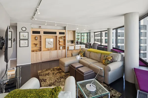 $429,000 | 155 North Harbor Drive, Unit 5404, Chicago, IL 60601