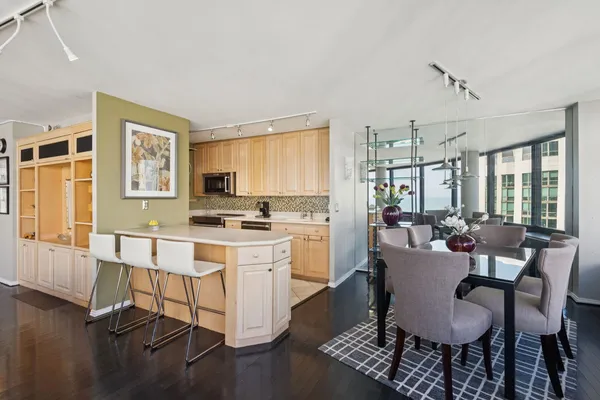 $429,000 | 155 North Harbor Drive, Unit 5404, Chicago, IL 60601