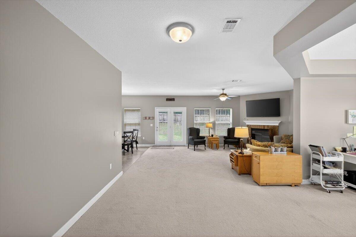 4513 Hermosa Road Crestview, FL 32539 - Photo 10 of 42 10-IMG_5229