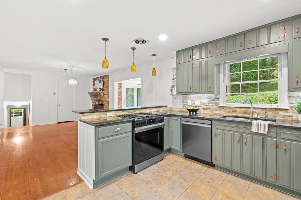 2335 Tilson Circle Decatur, GA 30032 - Photo 14 of 56