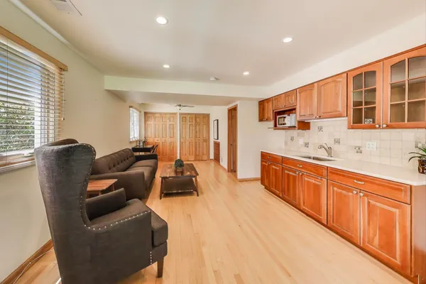 $599,000 | 111 South Brighton Place, Arlington Heights, IL 60004